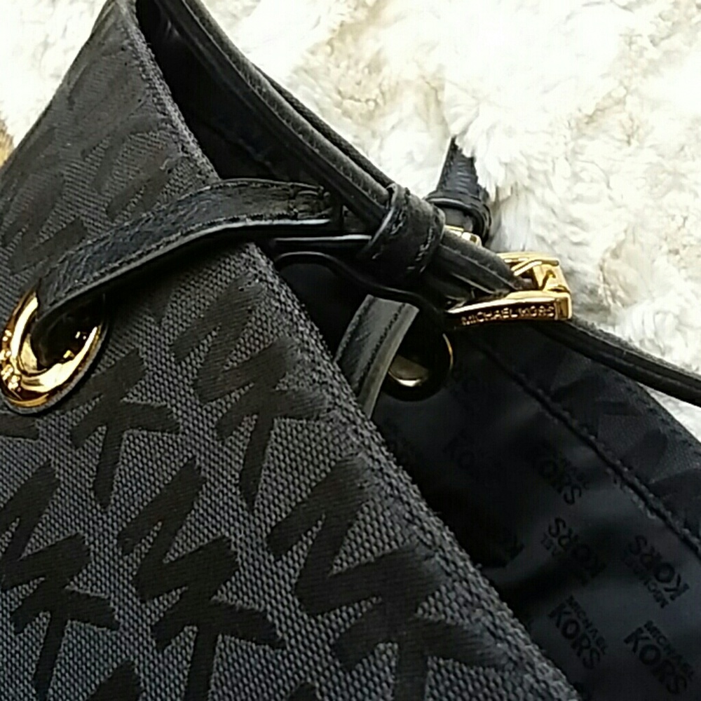 SOLD!!  Michael Kors Black & red LV together - Picture 2 of 8